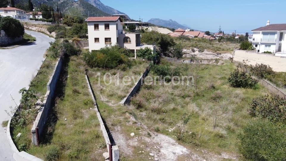 4 + 1 villas for sale in Çatalköy with an equivalent title deed of 80% completed in 1.5 acres of land with excellent sea views ** 