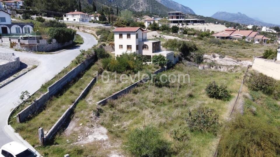 4 + 1 villas for sale in Çatalköy with an equivalent title deed of 80% completed in 1.5 acres of land with excellent sea views ** 