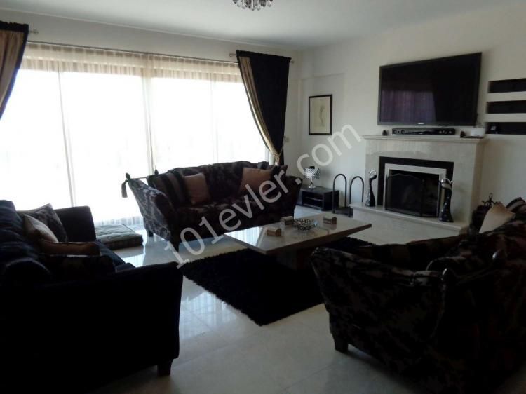 Villa For Sale in Yeşiltepe, Kyrenia