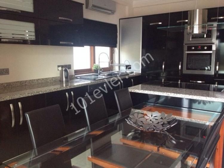 Villa For Sale in Yeşiltepe, Kyrenia