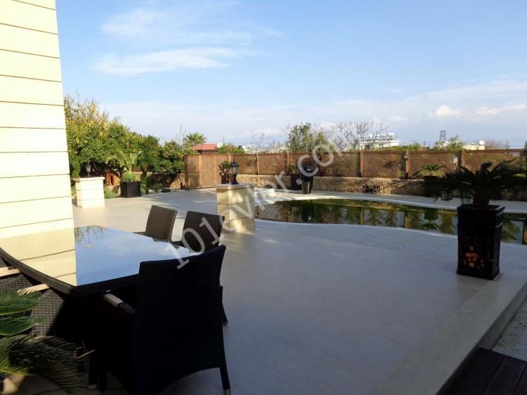 Villa For Sale in Yeşiltepe, Kyrenia