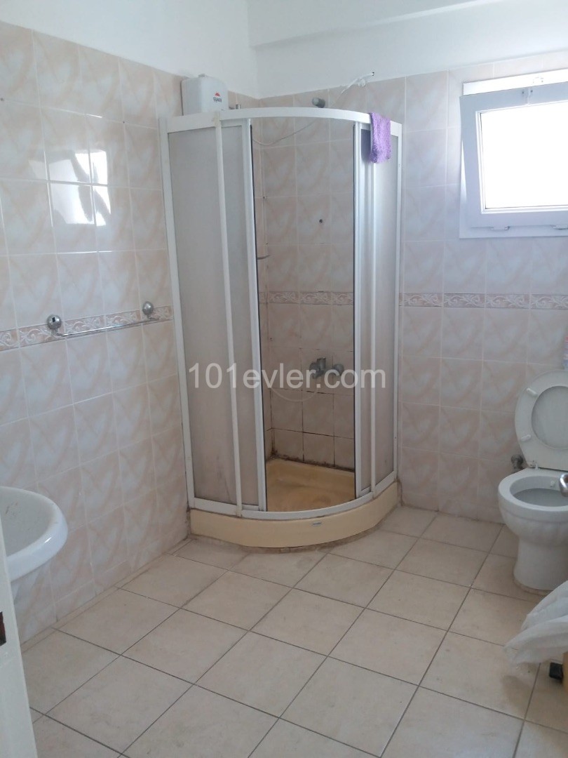 Girne karakum da ana cadde üzeri 1 + 1 kiralık ofis