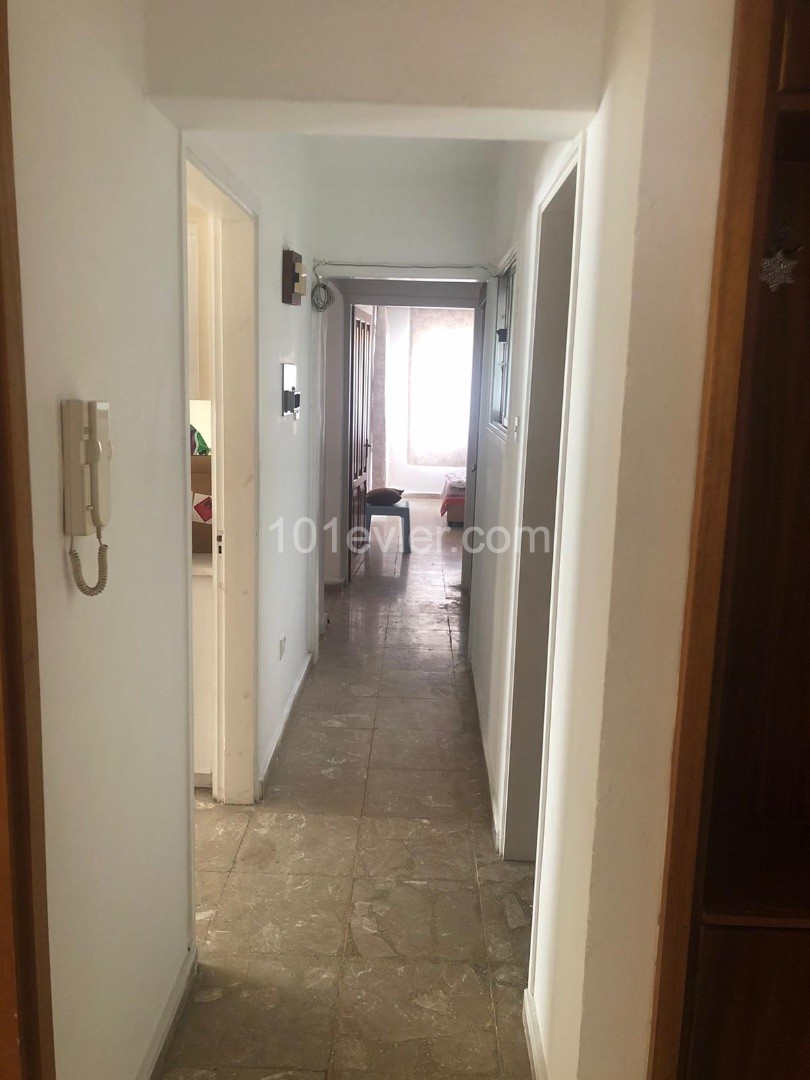 180 m² 3+1 flat for sale with fireplace on the main street in Kyrenia ** 