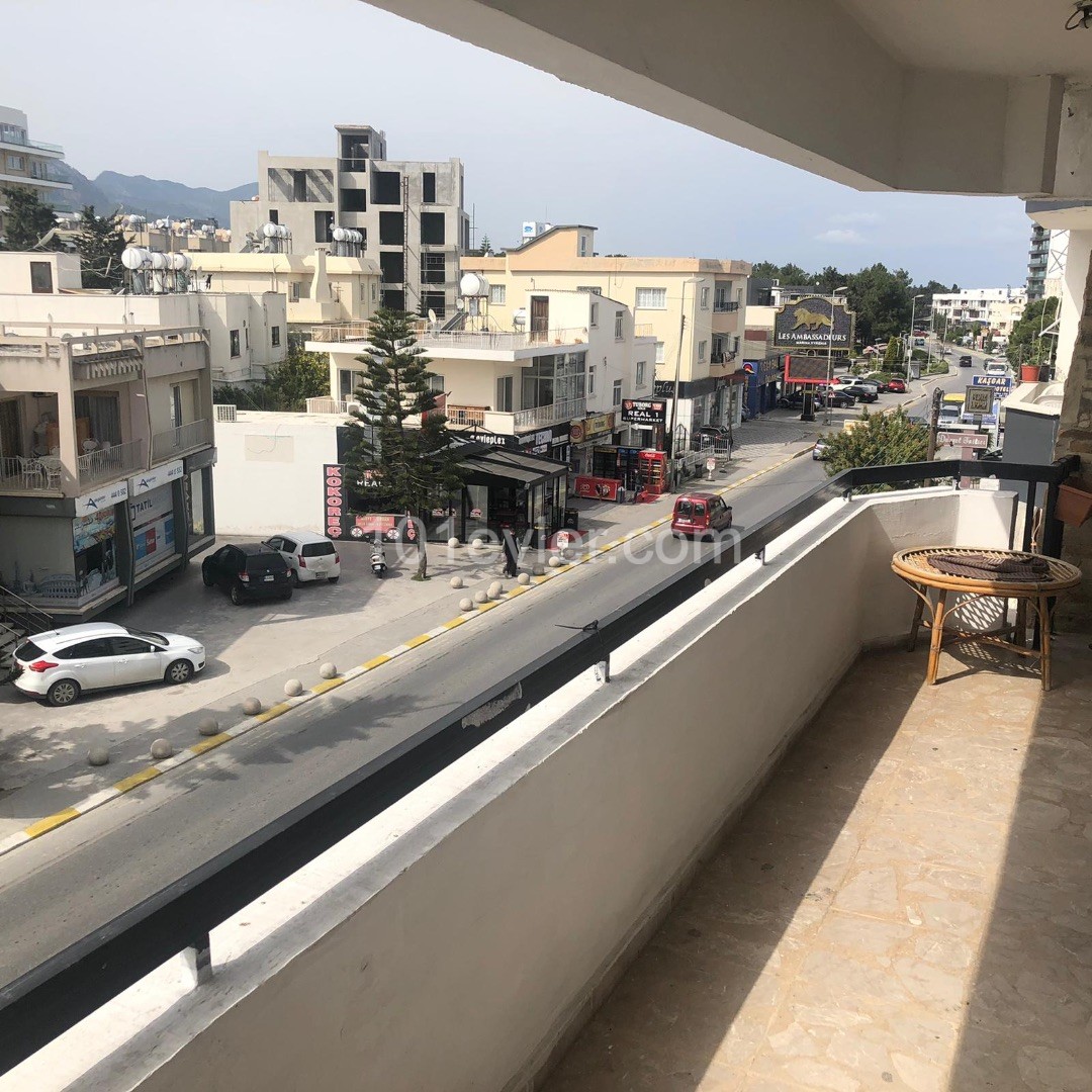 180 m² 3+1 flat for sale with fireplace on the main street in Kyrenia ** 