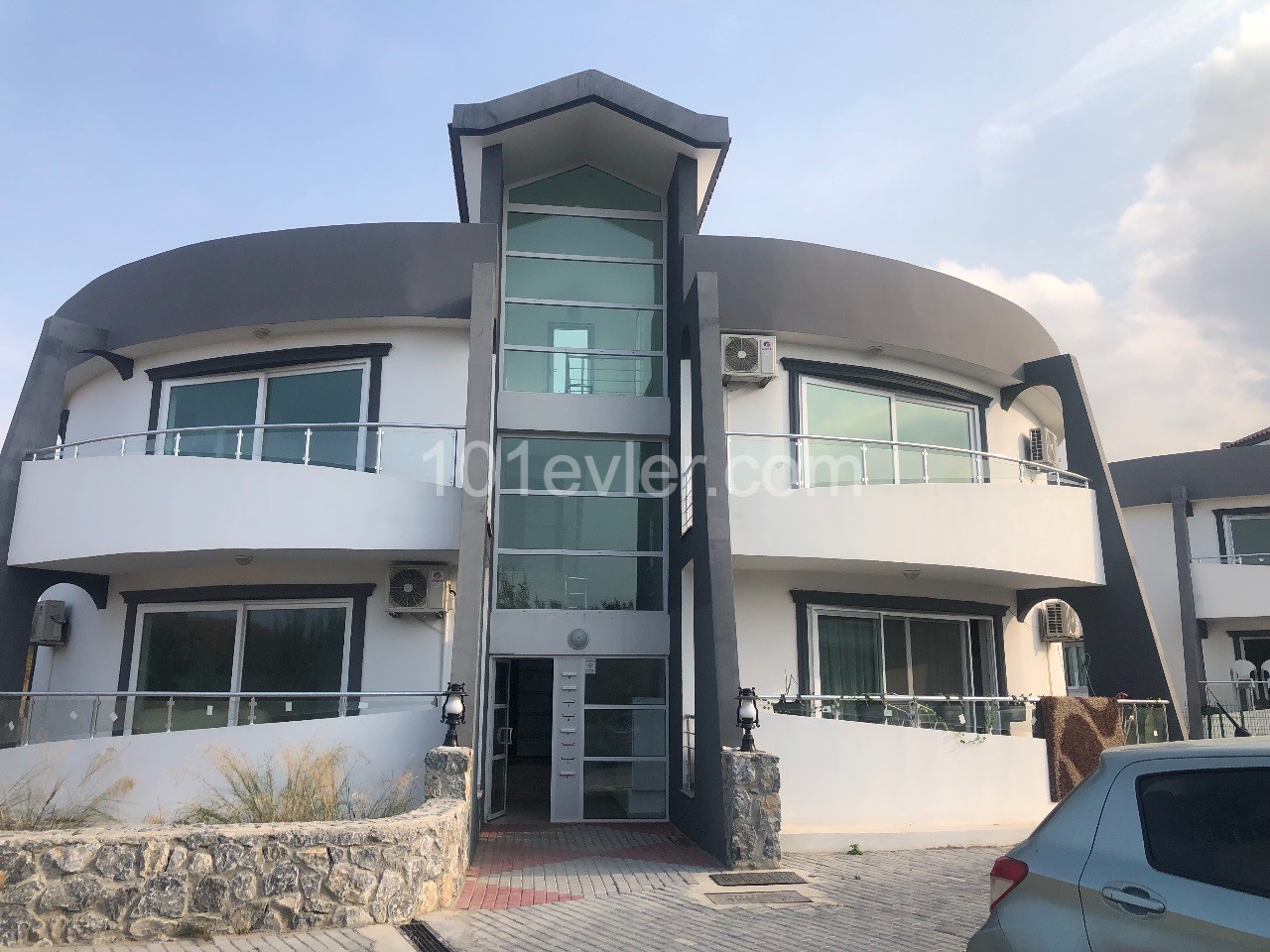 Flat For Sale in Karaoğlanoğlu, Kyrenia