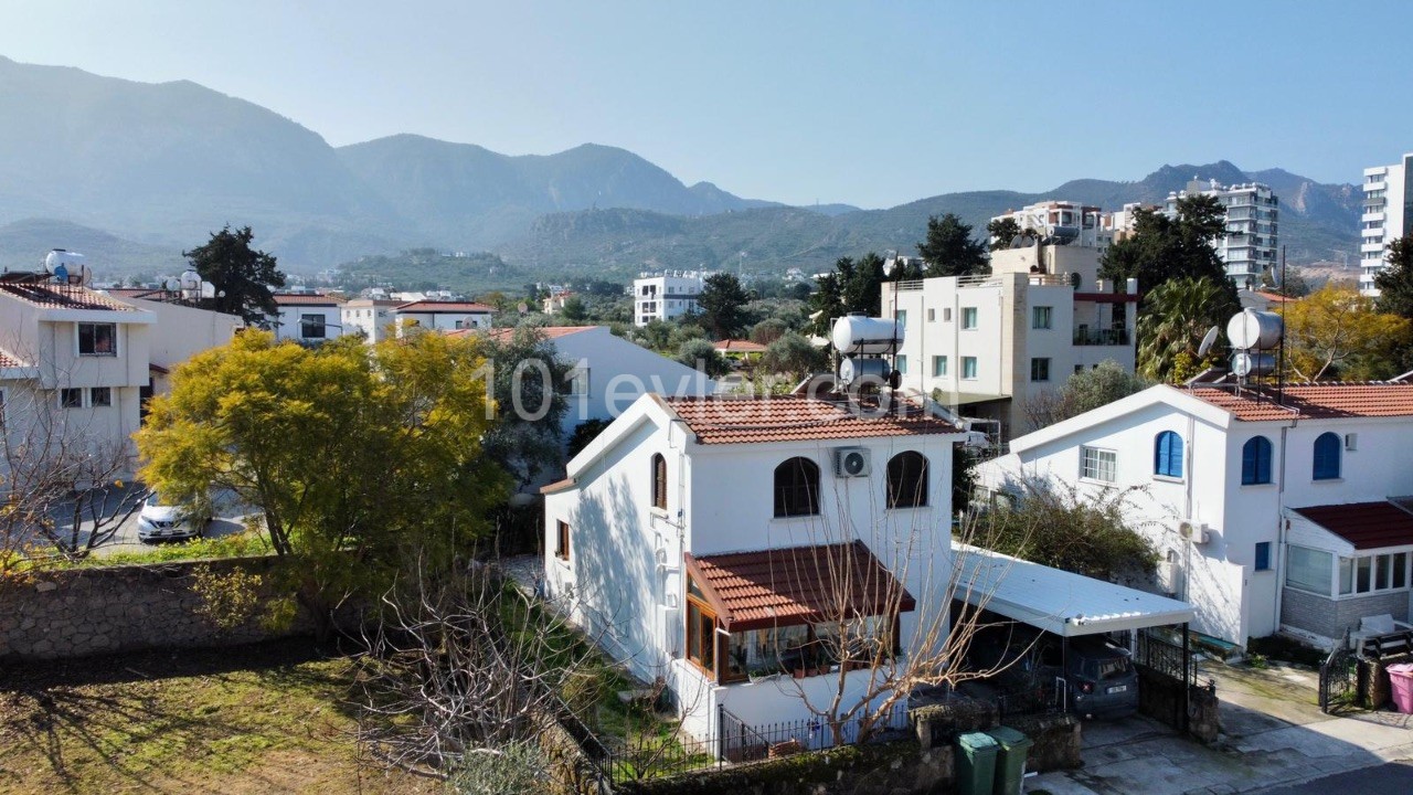 2 + 1 Einfamilienhaus zum Verkauf mit separater Küche mit eigenem Garten in doganköy ** 