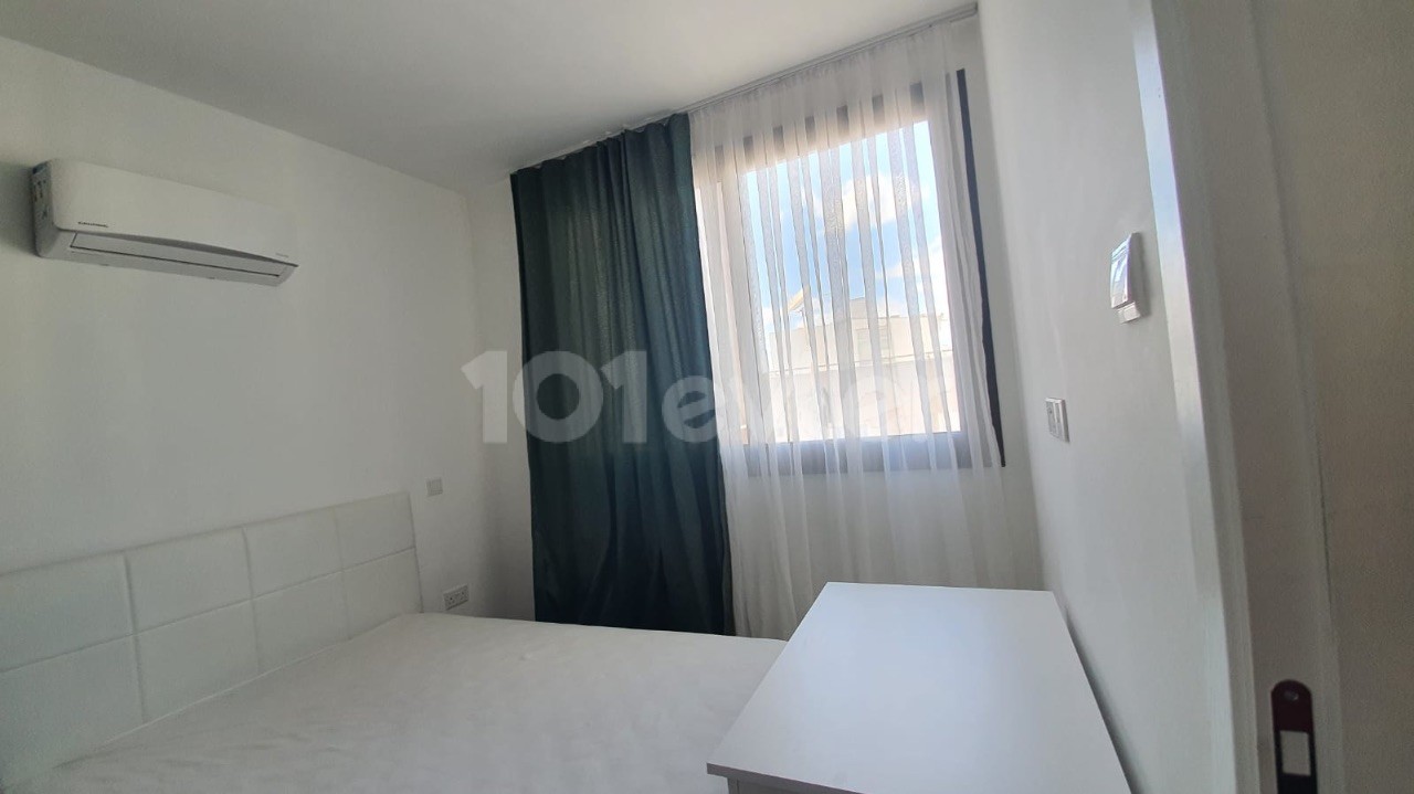 Gönyeli de  ana cadde üzeri  asansörlü binada 2 + 1 kiralık daire ödemeler altı aylık peşin olarak yapılacaktır