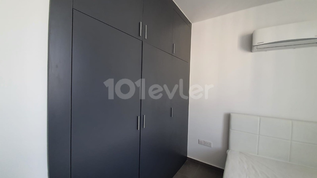 Gönyeli de  ana cadde üzeri  asansörlü binada 2 + 1 kiralık daire ödemeler altı aylık peşin olarak yapılacaktır