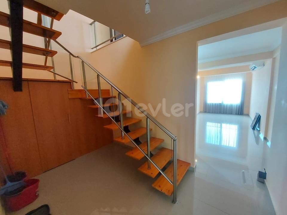 3+1 duplex penthouse for sale in the central location of Alsancakta ** 