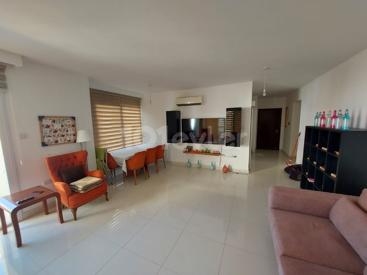 3+1 furnished luxury flat for rent in a secure complex with a communal pool in the center of Kyrenia