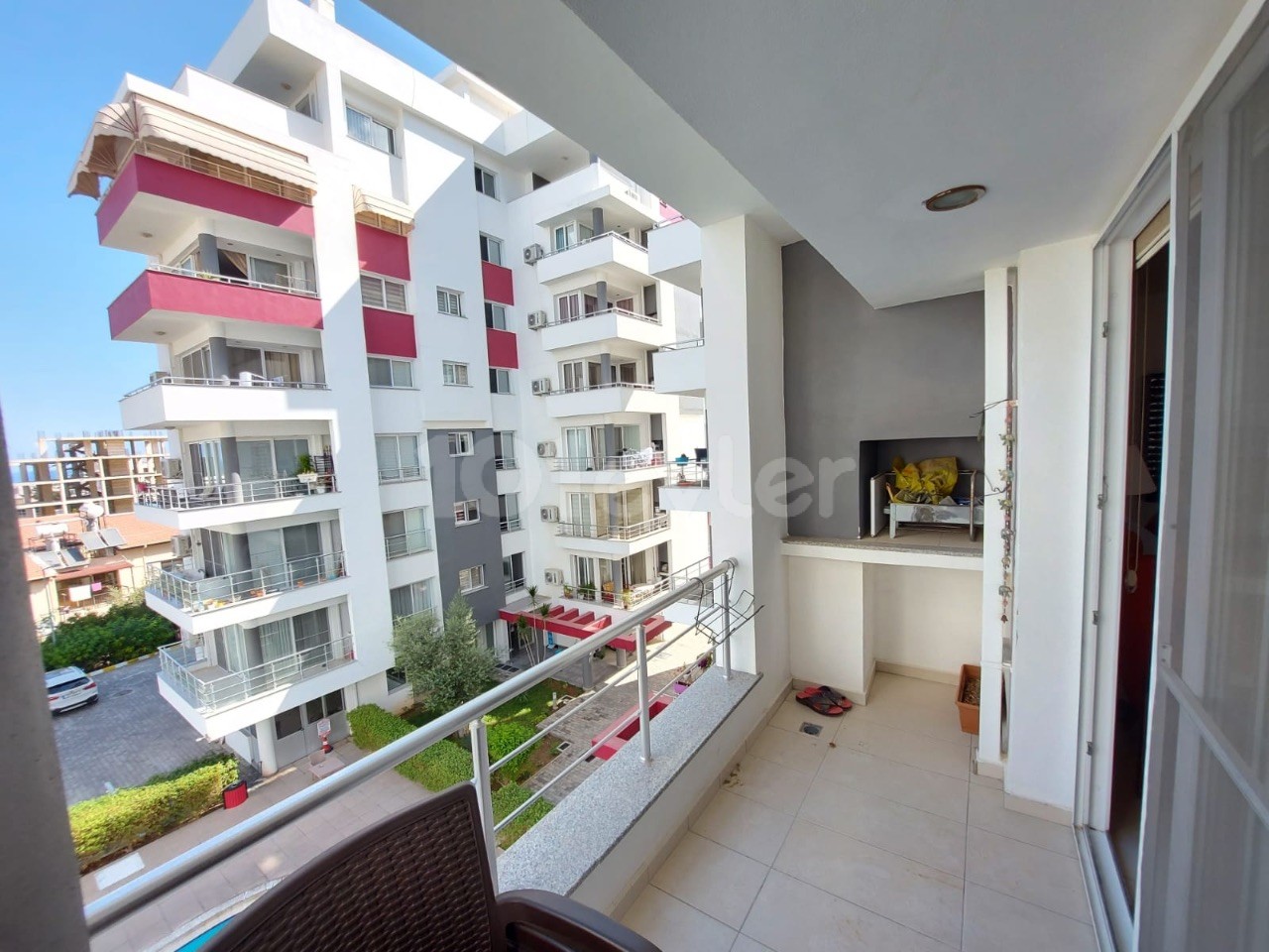 3+1 furnished luxury flat for rent in a secure complex with a communal pool in the center of Kyrenia