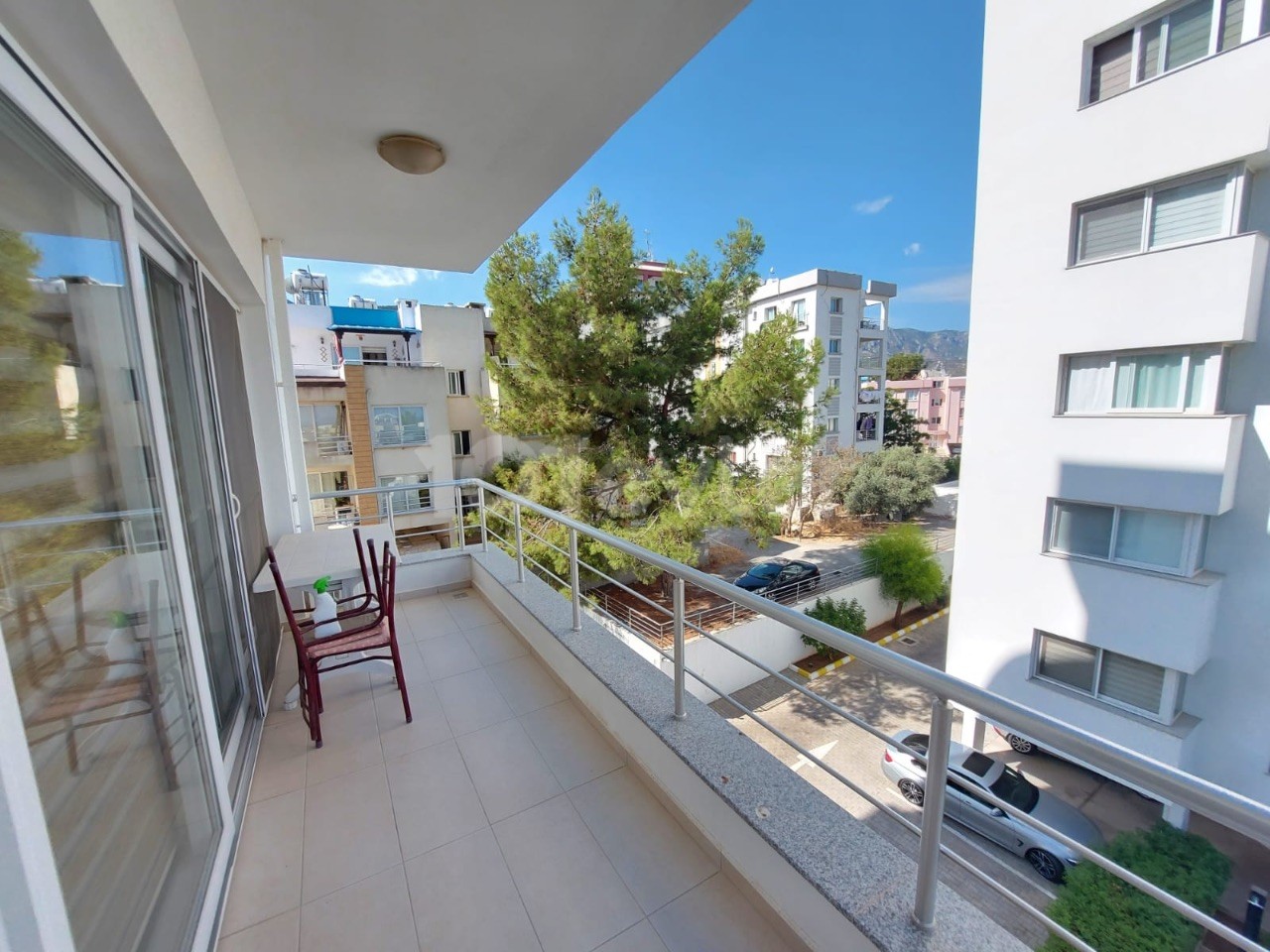 3+1 furnished luxury flat for rent in a secure complex with a communal pool in the center of Kyrenia