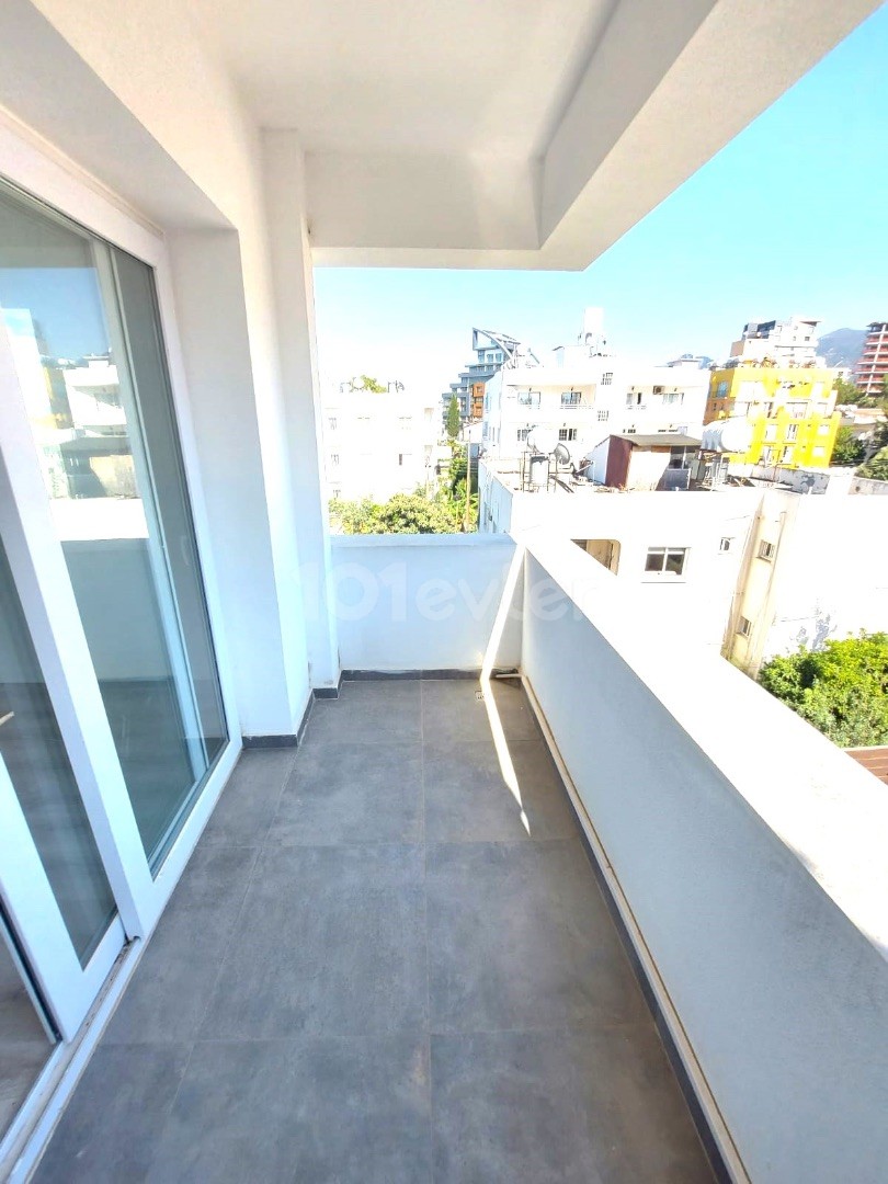 Luxury 2+1 / 90 m² Flat for Sale with 2 Bathrooms in a Great Location in Girne Center..