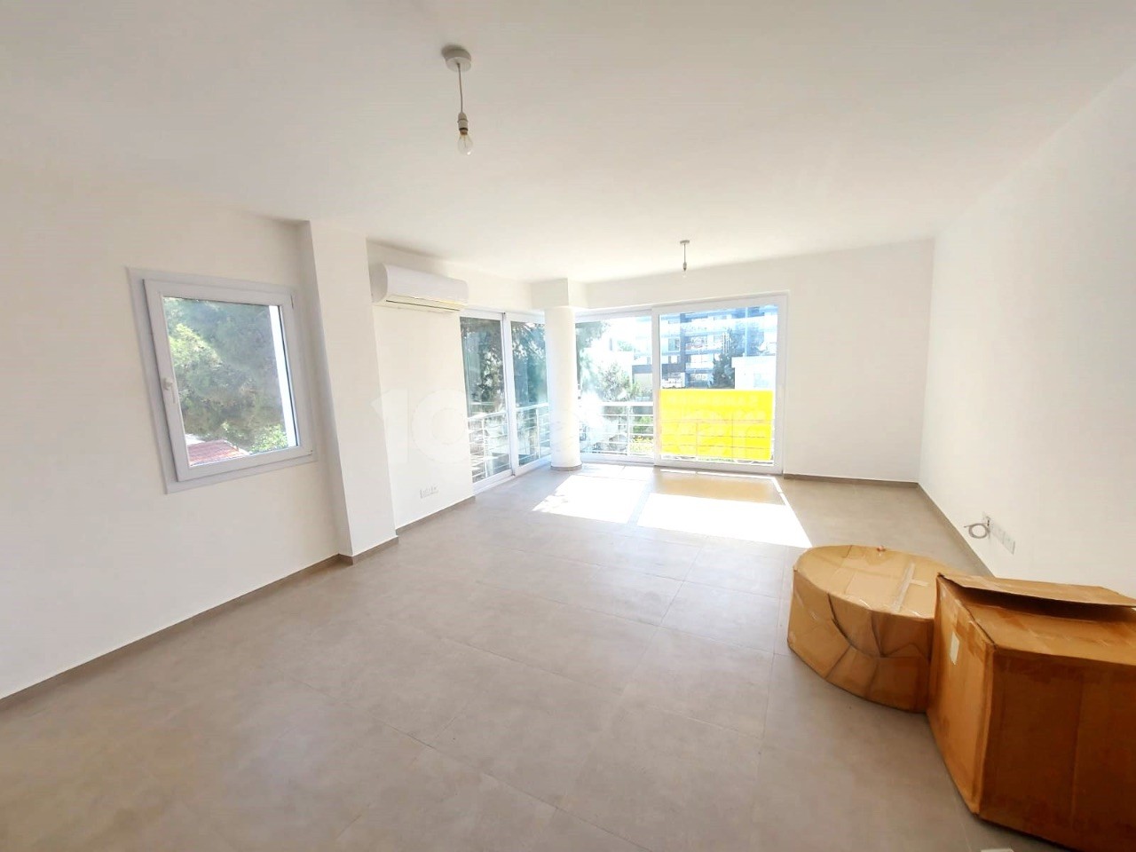 Luxury 2+1 / 90 m² Flat for Sale with 2 Bathrooms in a Great Location in Girne Center..