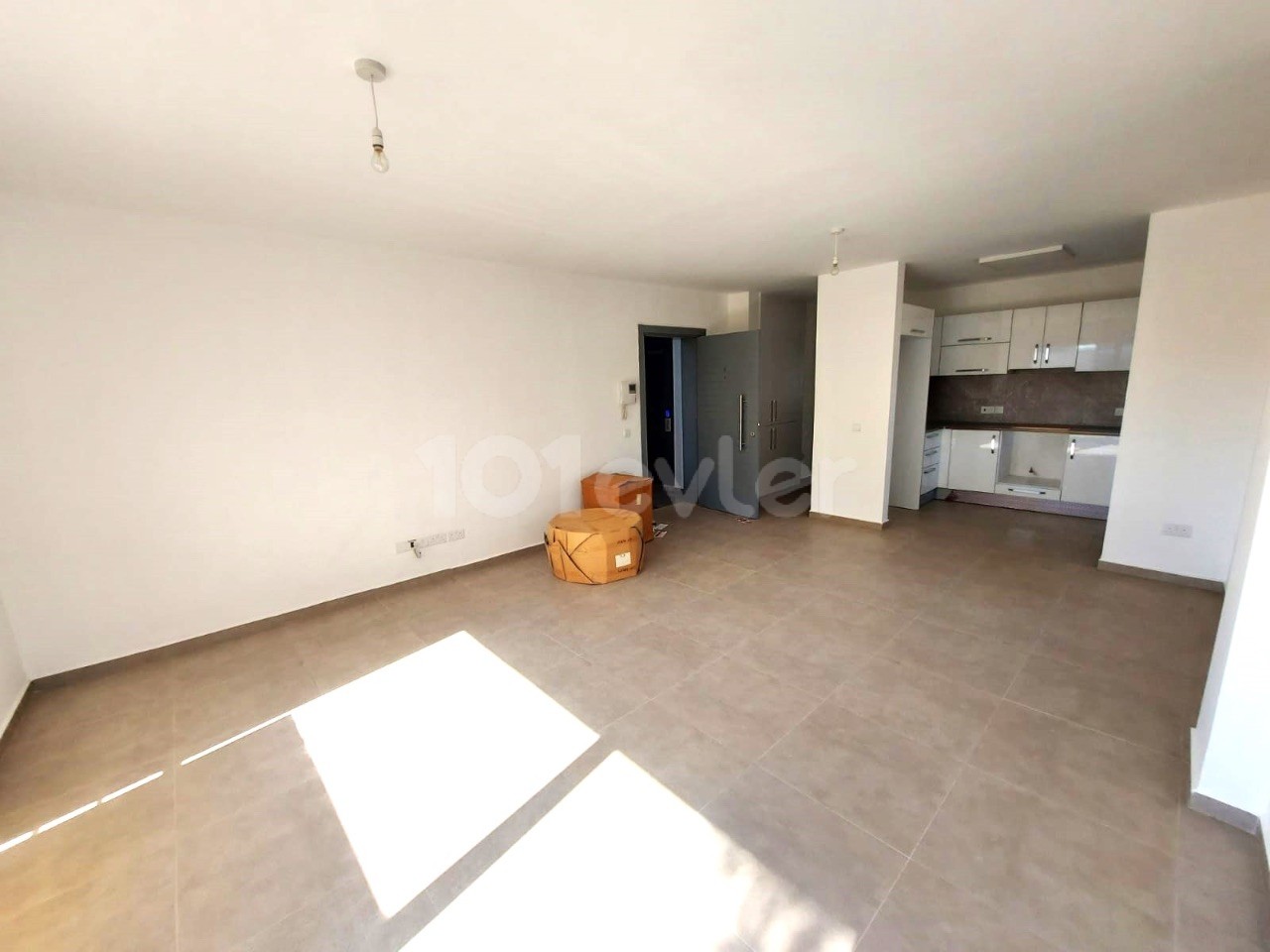 Luxury 2+1 / 90 m² Flat for Sale with 2 Bathrooms in a Great Location in Girne Center..