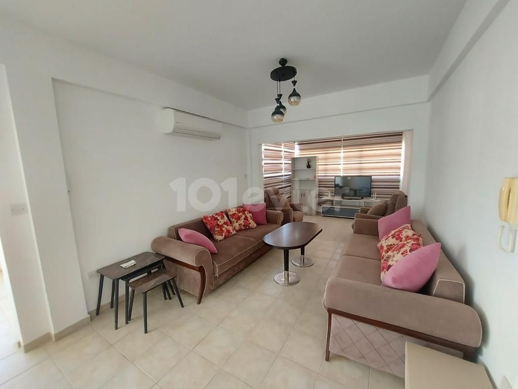 Girne merkezde satılık 2+1 penthouse daire (05338419808)Hülya öncal