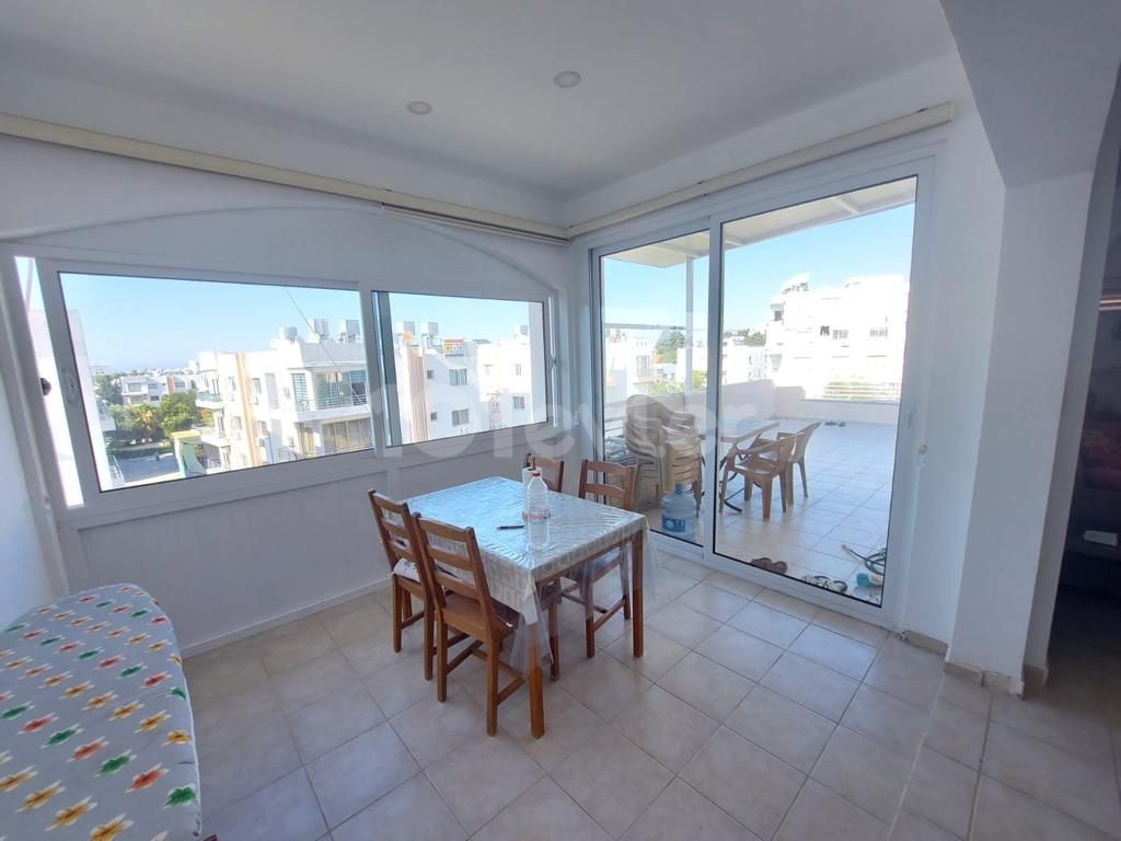 Girne merkezde satılık 2+1 penthouse daire (05338419808)Hülya öncal