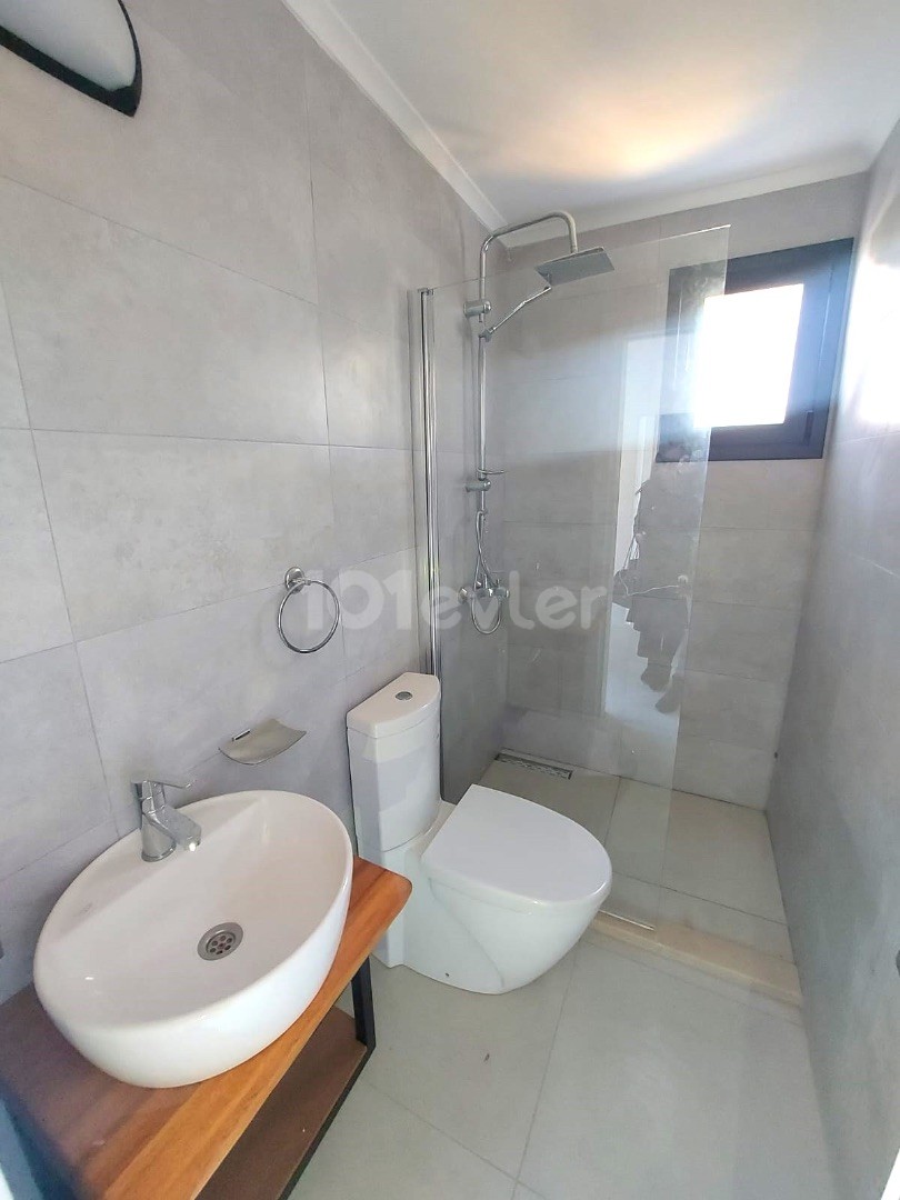 Penthouse for sale in a complex with a pool of 8 apartments with easy transportation in Alsancak with 2 bathrooms VAT paid roof terrace belonging to the apartment 2 + 1 penthouse for sale  ** 