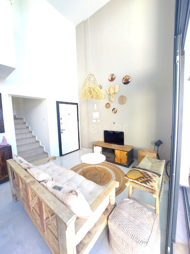 Penthouse for sale in a complex with a pool of 8 apartments with easy transportation in Alsancak with 2 bathrooms VAT paid roof terrace belonging to the apartment 2 + 1 penthouse for sale  ** 