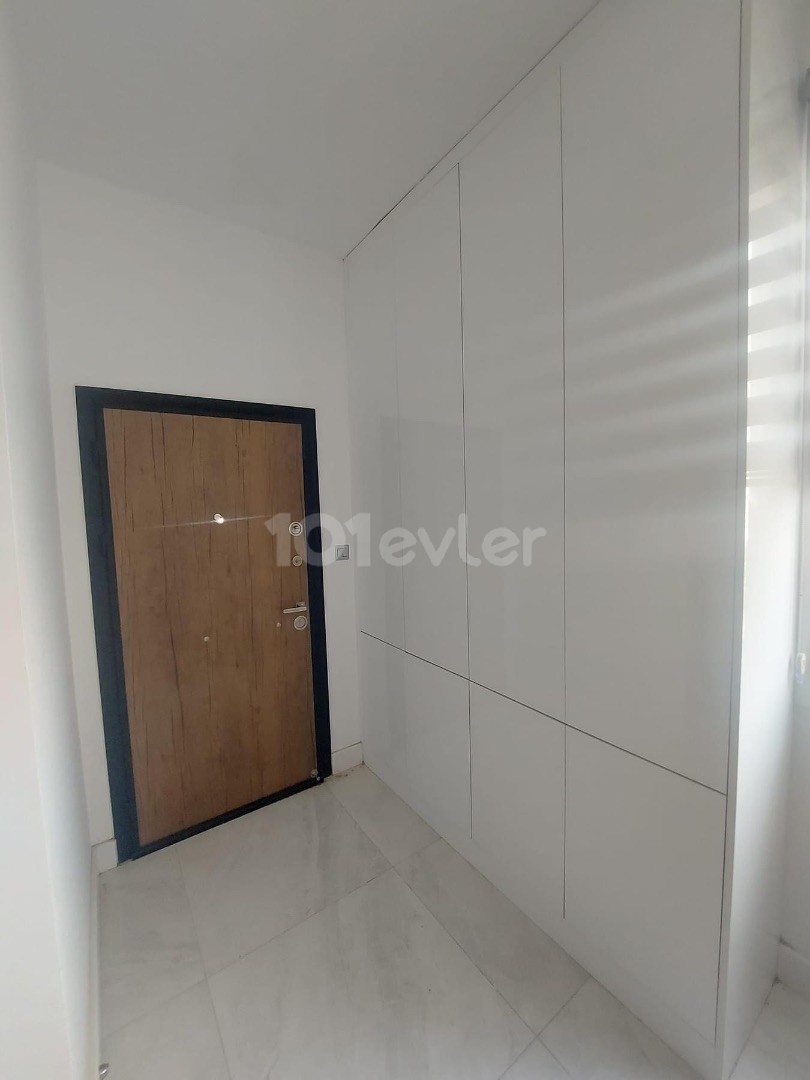 Bellapais te deniz manzaralı yeni eşyalı 3 + 1 kiralık daire