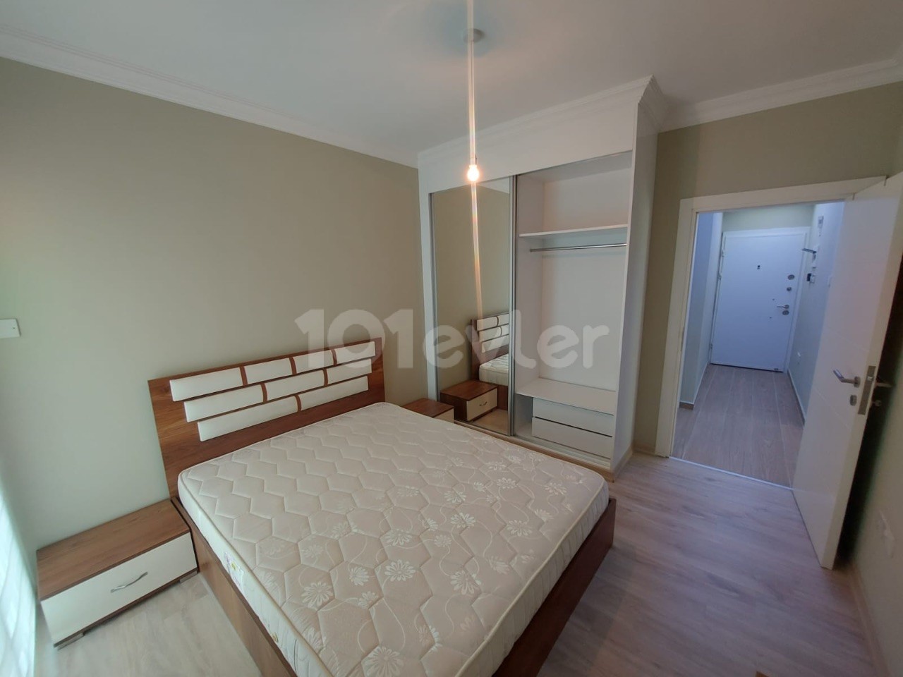 3 + 1 luxury apartment with en-suite bathroom for rent in the center of Kyrenia, next to Sulu Çember, in a building with elevator