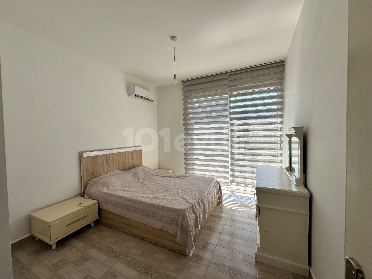 Furnished 1+1 flat for rent on Merit Crystal Hotel road in Alsancak