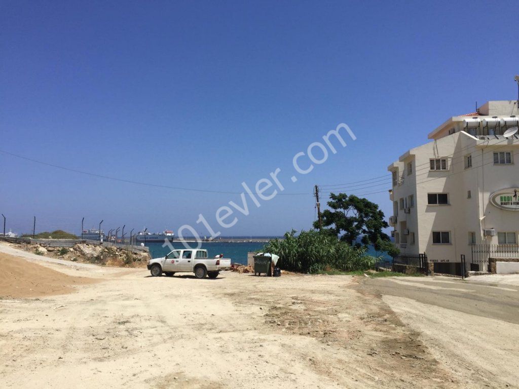 3 bedroom flat for sale in Kyrenia city center walking distance to all shops and faciletes 