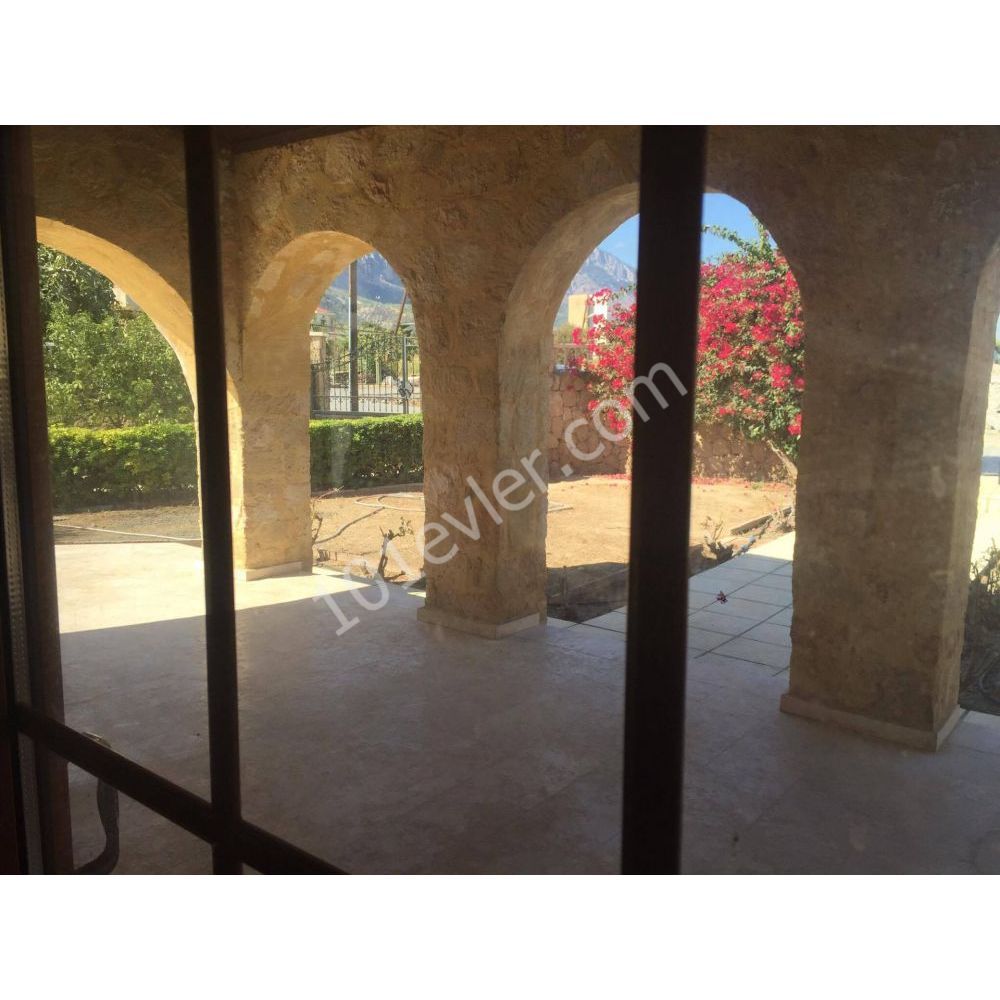 Villa To Rent in Lapta, Kyrenia