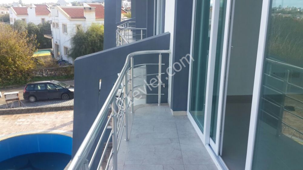 Flat To Rent in Alsancak, Kyrenia