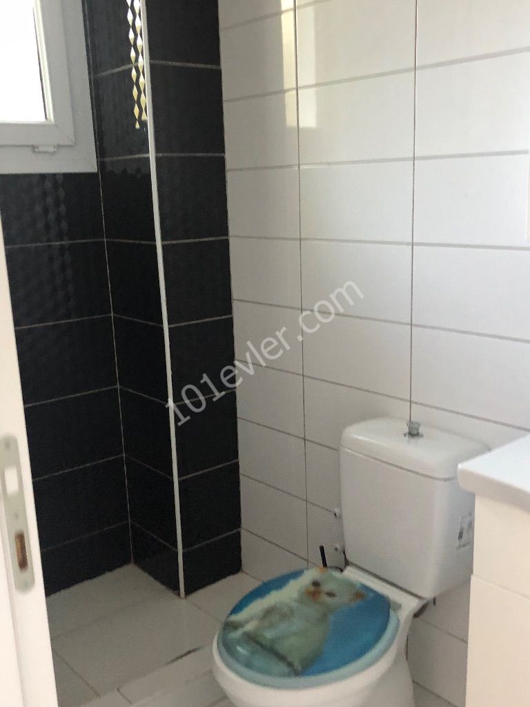 Flat To Rent in Alsancak, Kyrenia