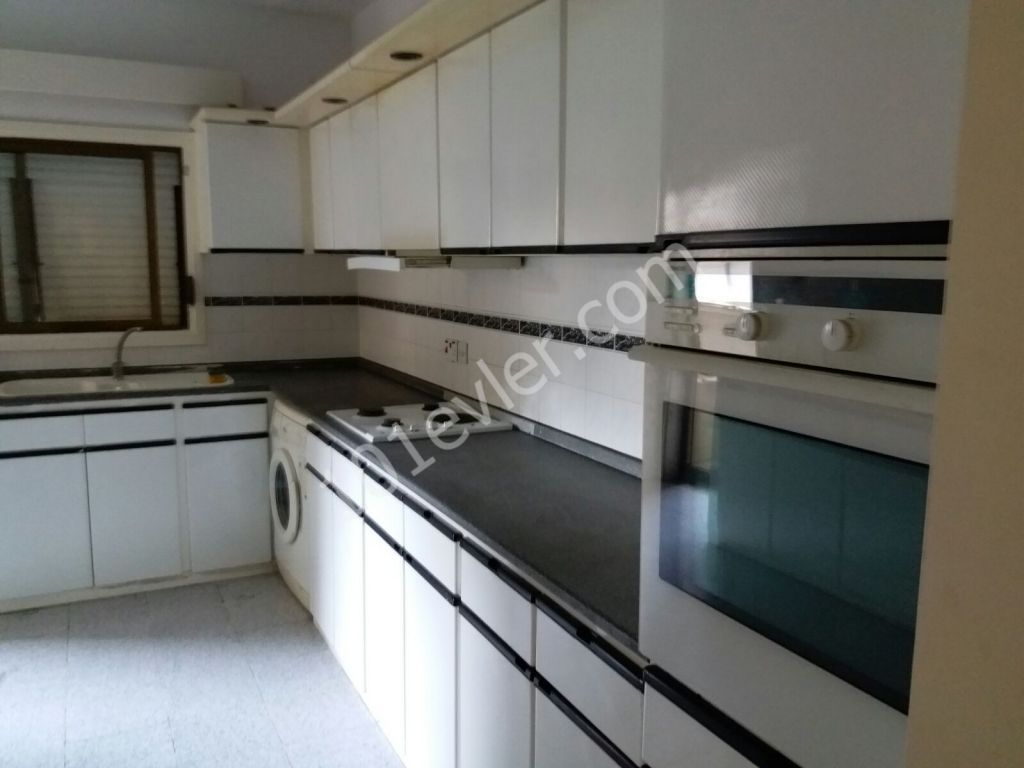 Flat For Sale in Köşklüçiftlik, Nicosia