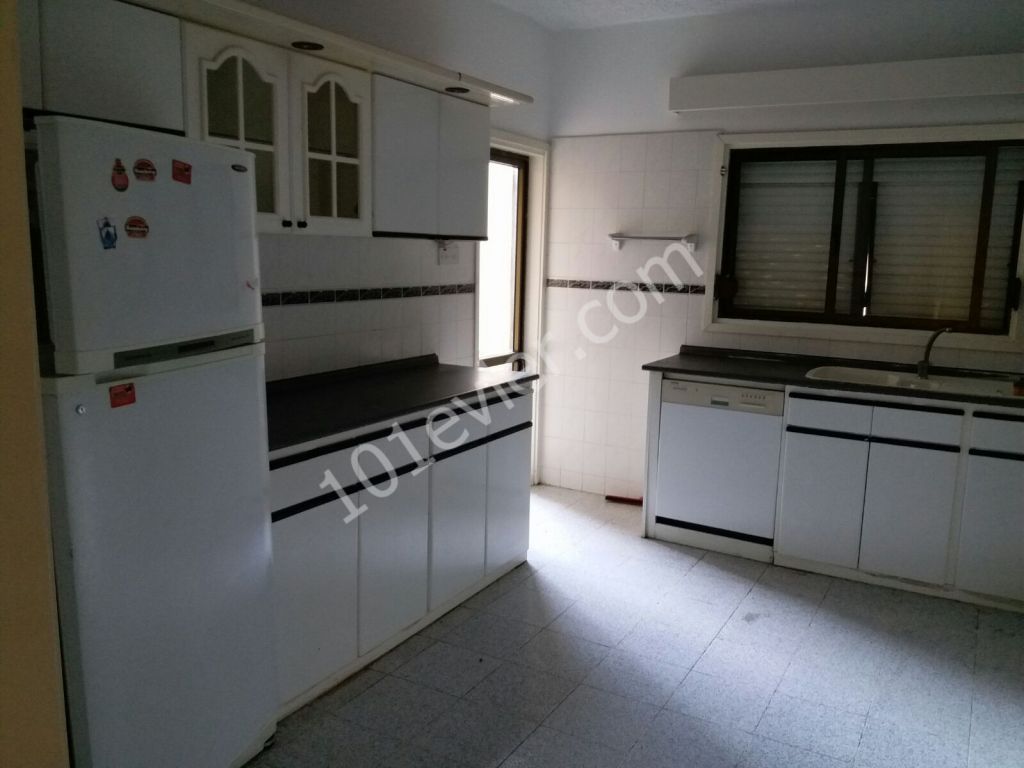 Flat For Sale in Köşklüçiftlik, Nicosia