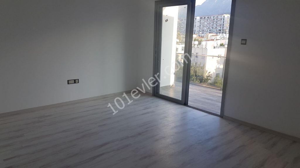 girne nusmar market yanında 3+1 muhteşem manzaralı geniş teraslı satılık penthouse 