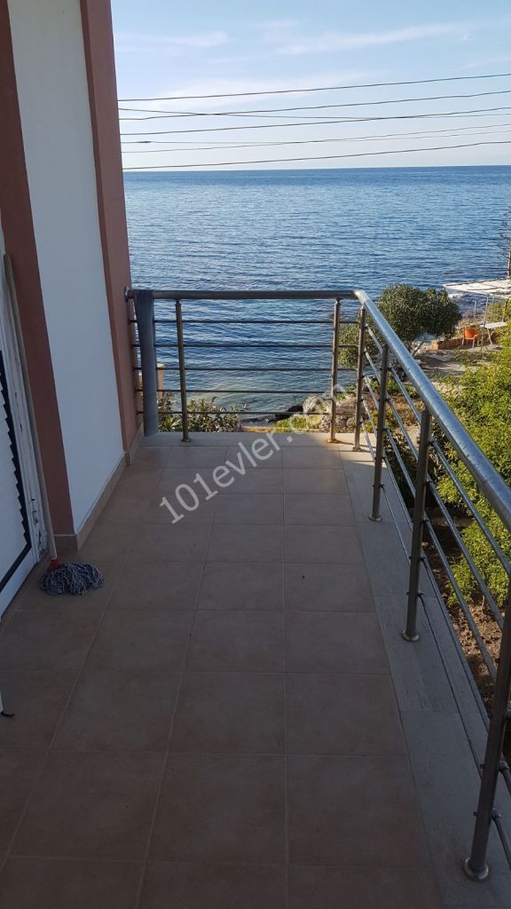 Flat To Rent in Karşıyaka, Kyrenia