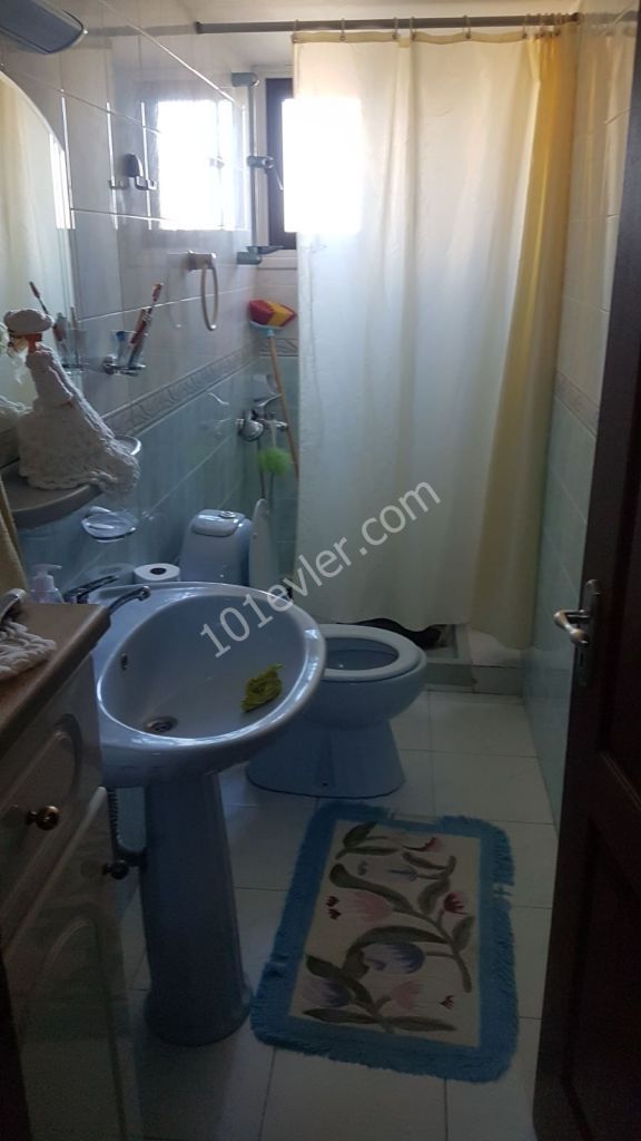 Flat To Rent in Karşıyaka, Kyrenia