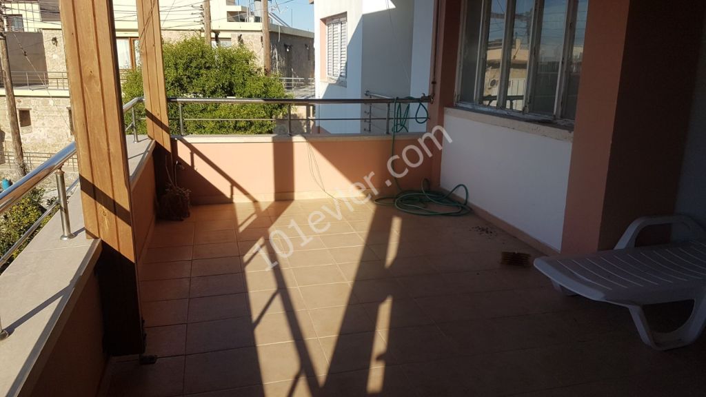 Flat To Rent in Karşıyaka, Kyrenia