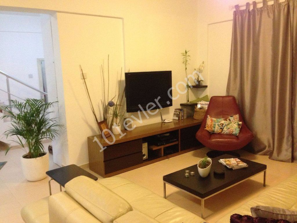 Semi Detached For Sale in Hamitköy, Nicosia