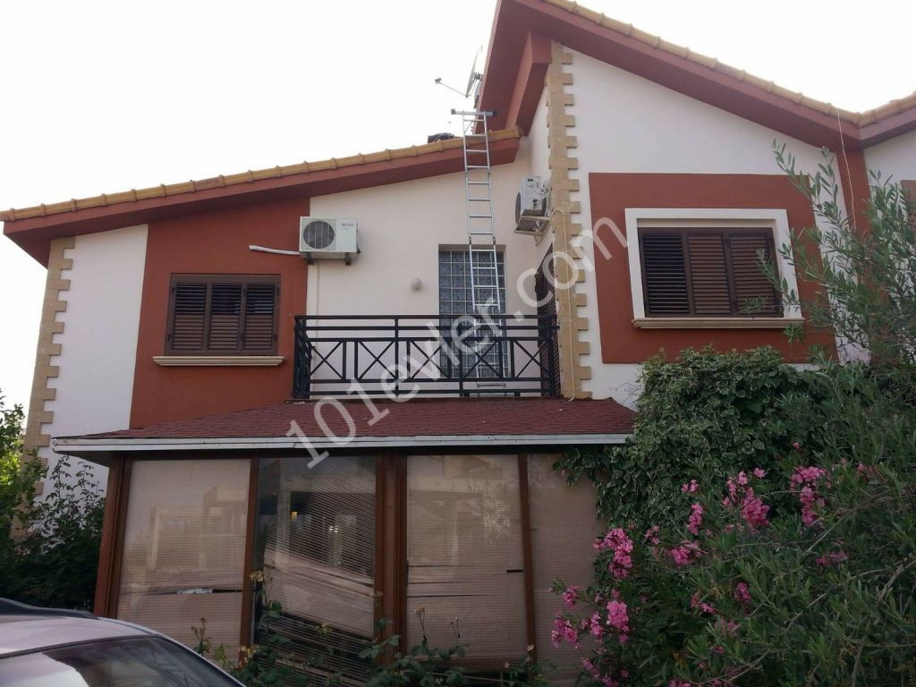 Gönyelide satılık eşyalı 3+1 ikiz villa (sadece beyaz eşyalı)