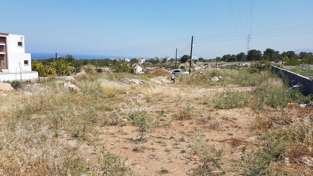 Residential Zoned Plot For Sale in Çatalköy, Kyrenia