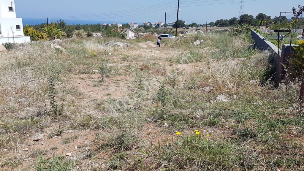 Residential Zoned Plot For Sale in Çatalköy, Kyrenia