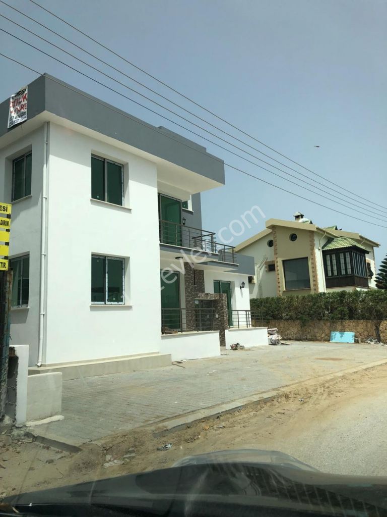 Flat For Sale in Karaoğlanoğlu, Kyrenia