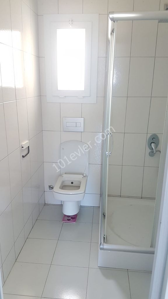 Flat To Rent in Alsancak, Kyrenia