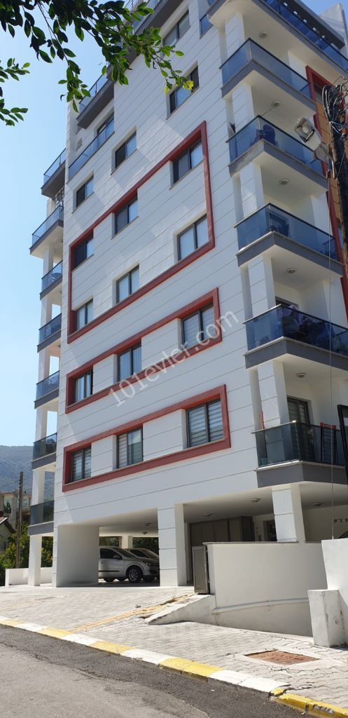 Girne Merkezde Satılık 2+1 Daire