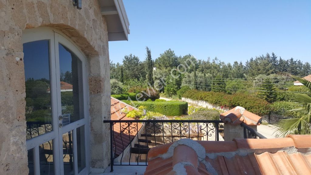 Villa For Sale in Çatalköy, Kyrenia