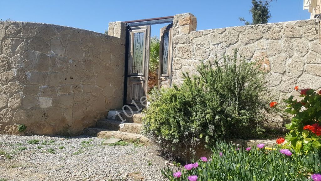 Villa For Sale in Çatalköy, Kyrenia