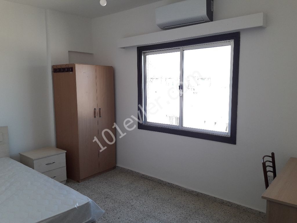 Doğu Akdeniz Üniversitesine 150 metre mesafede Kiralık 3+1 daire