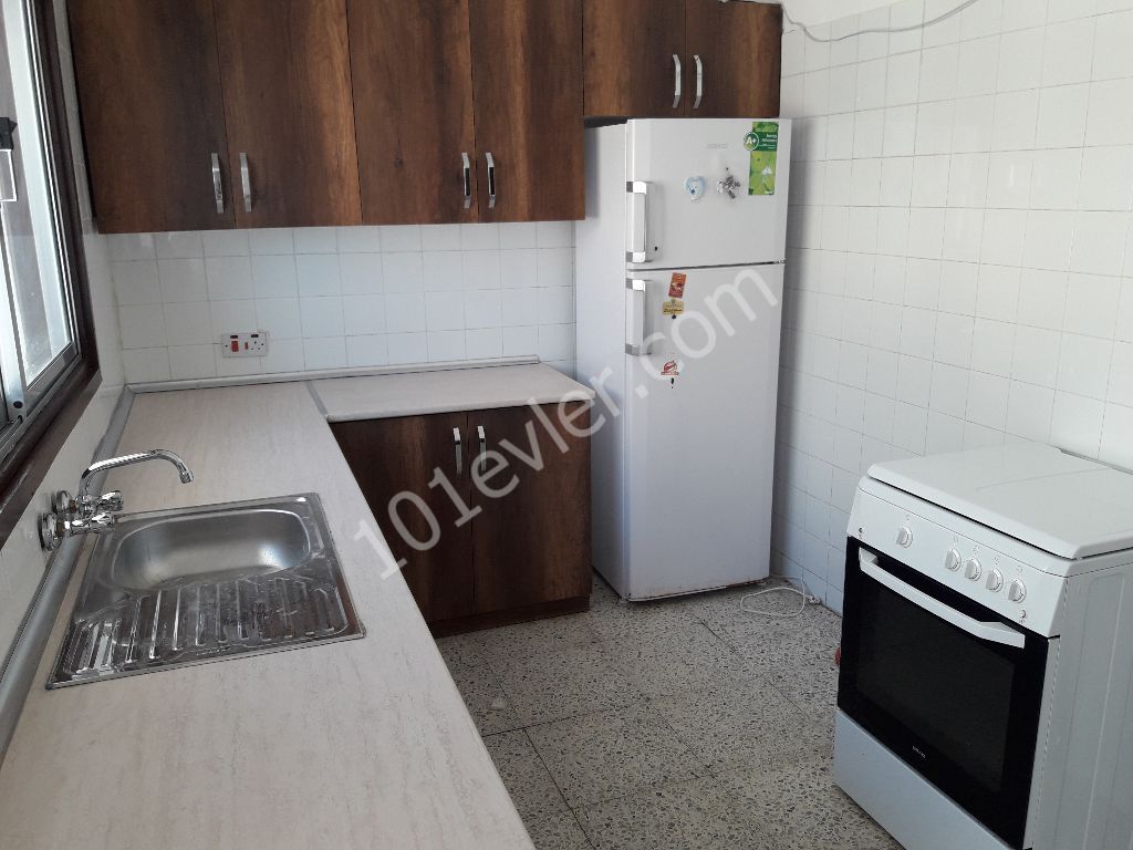 Doğu Akdeniz Üniversitesine 150 metre mesafede Kiralık 3+1 daire