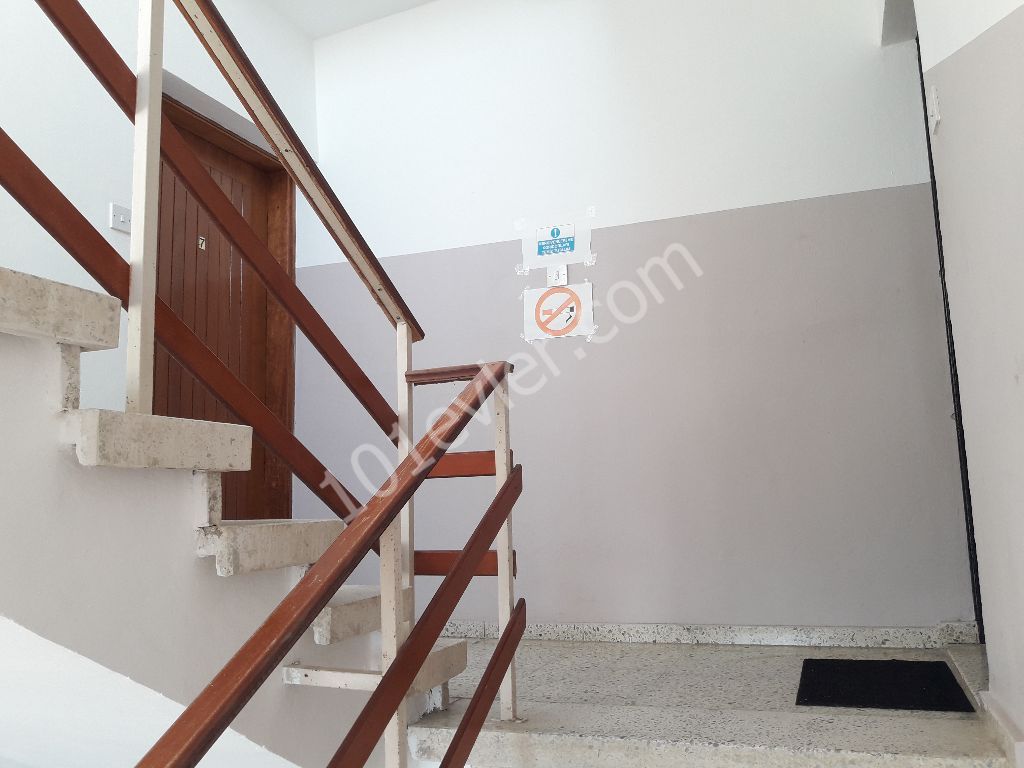 Doğu Akdeniz Üniversitesine 150 metre mesafede Kiralık 3+1 daire