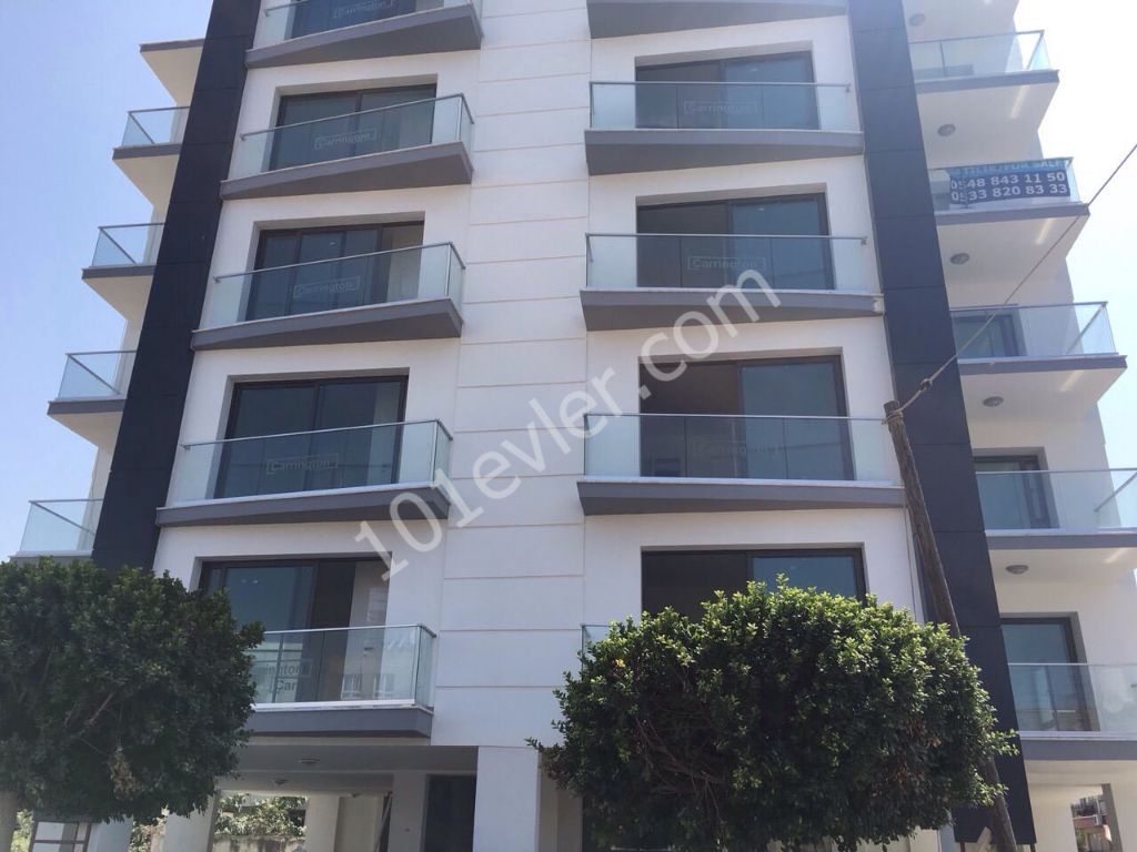 Girne merkezde satılık 1+1 daire 