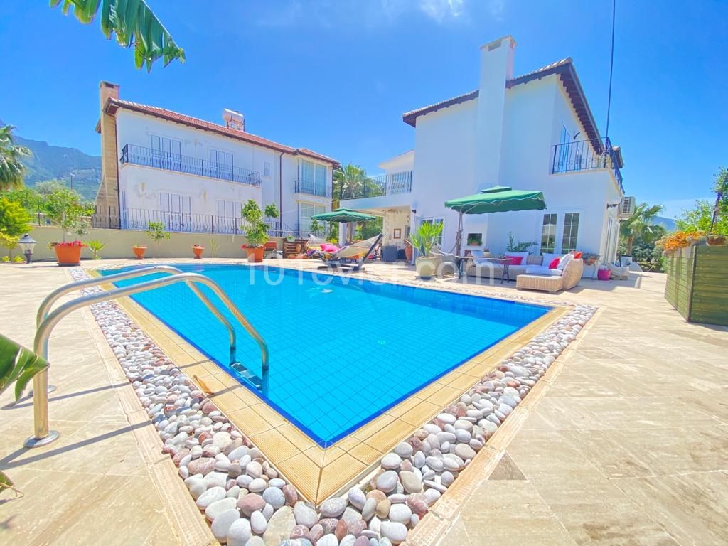 VILLAS FOR SALE IN KYRENIA ** 